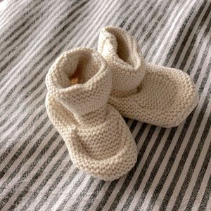 BabyGap knit booties size 3-6 months NWT